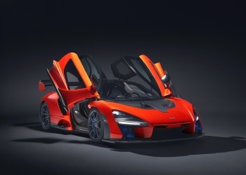 McLaren Senna doors open front side