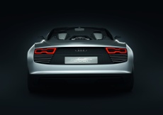 Heckansicht des Audi e-tron spyder 2010