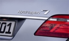 Typenschild des BMW Hydrogen 7 Wasserstoff-Autos