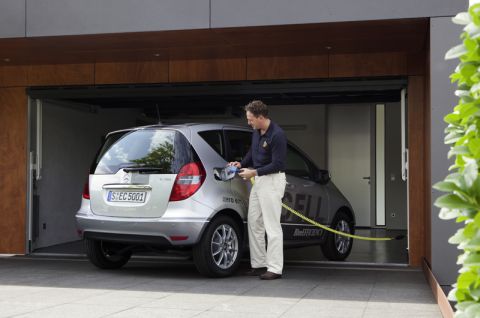 Elektro-Fahrzeug Mercedes-A-Klasse E-CELL 2010