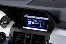 Hybrid-Display des Mercedes GLK Bluetec Hybrid 2008