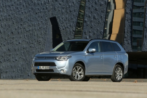 Mitsubishi Outlander Plug-In Hybrid 2014