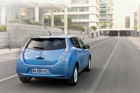 Elektro-Fahrzeug Nissan LEAF 2011