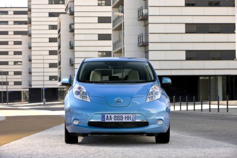 Elektro-Fahrzeug Nissan LEAF 2011