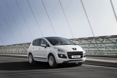 Hybridfahrzeug Peugeot 3008 HYbrid4 2011