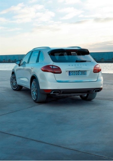 Heckansicht des Porsche Cayenne S Hybrid 2010 