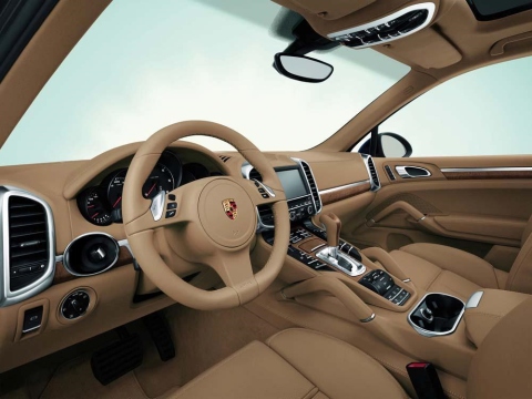 Innenraum des Porsche Cayenne S Hybrid 2010