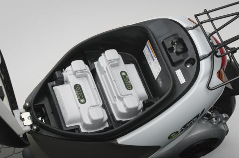 Elektroroller Suzuki e-Lets 2011