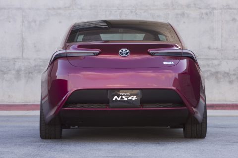 Voll-Hybridfahrzeug Toyota NS4 2012