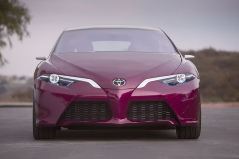 Voll-Hybridfahrzeug Toyota NS4 2012