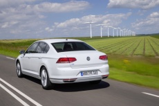 VW Passat GTE 2015
